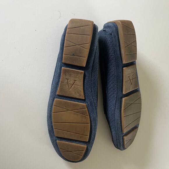 Aquatalia 'Sawyer' Women's 6 Perforated Blue Suede Driving Loafer - Picture 6 of 9